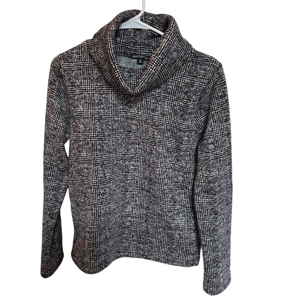 J. Crew Mercantile women’s medium turtleneck sweater in black & white